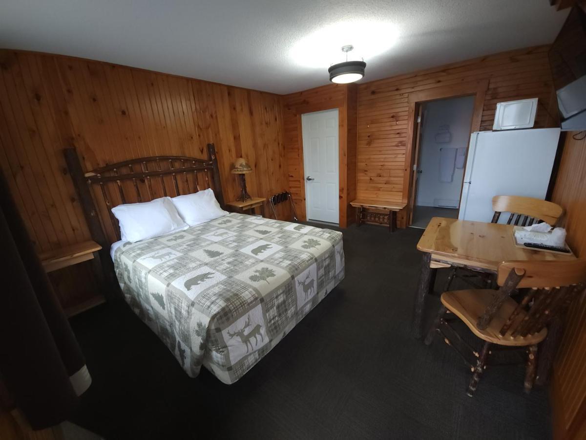 Outdoorsman Motel Wawa Εξωτερικό φωτογραφία
