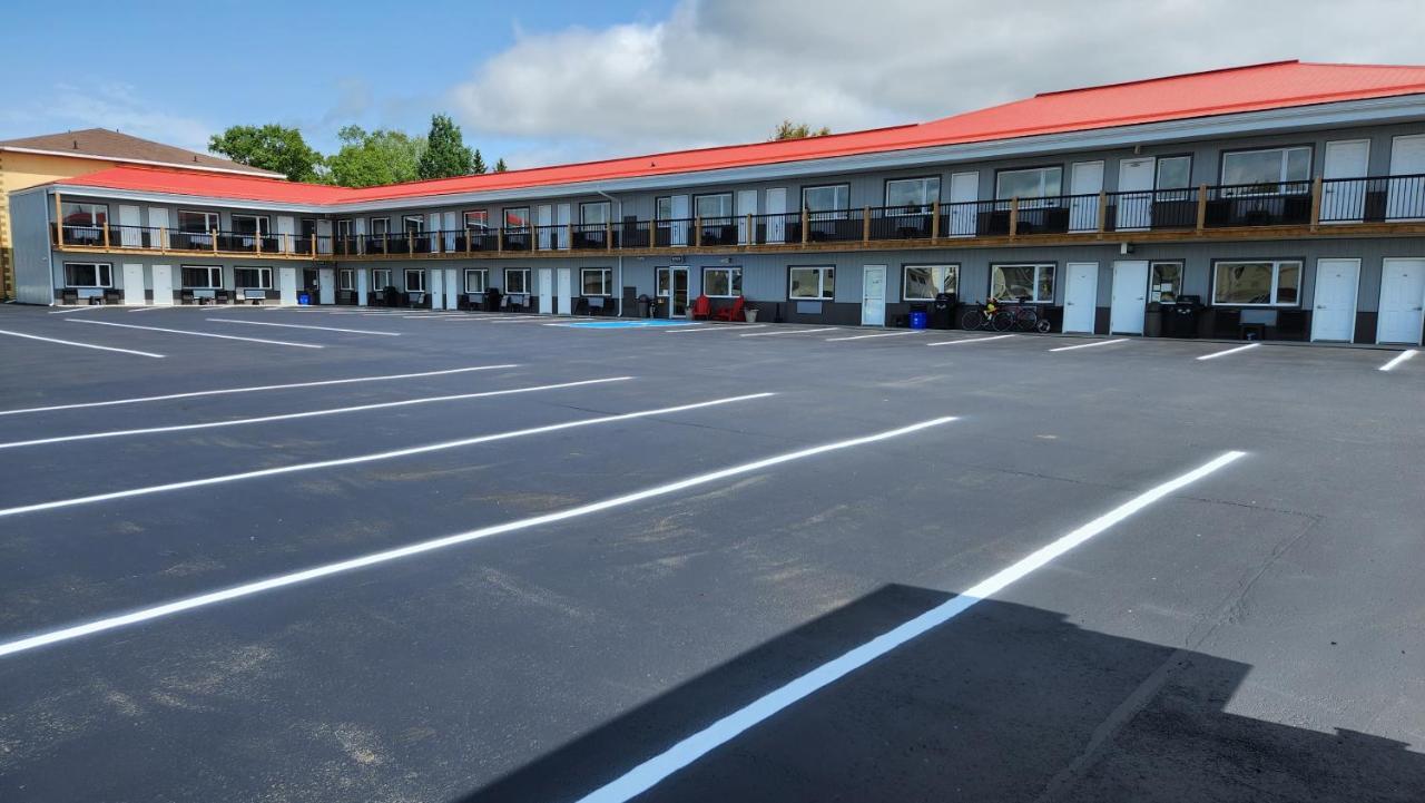 Outdoorsman Motel Wawa Εξωτερικό φωτογραφία
